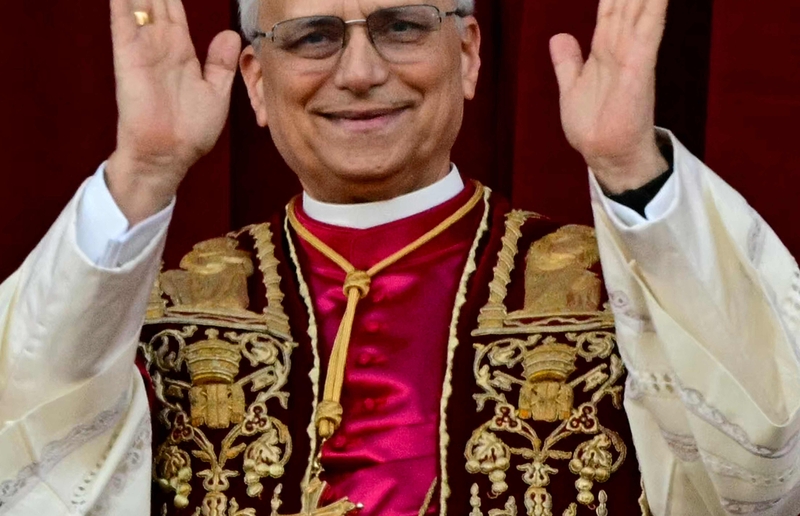 VATICAN-RELIGION-POPE-CONCLAVE / TIZIANA FABI / AFP / picturedesk.com, TIZIANA FABI Download von www.picturedesk.com am 09.05.2025 (09:28). Newly elected Pope Leo XIV, Robert Prevost addresses the crowd on the main central loggia balcony of the St Peter's Basilica for the first time, after the cardinals ended the conclave, in The V